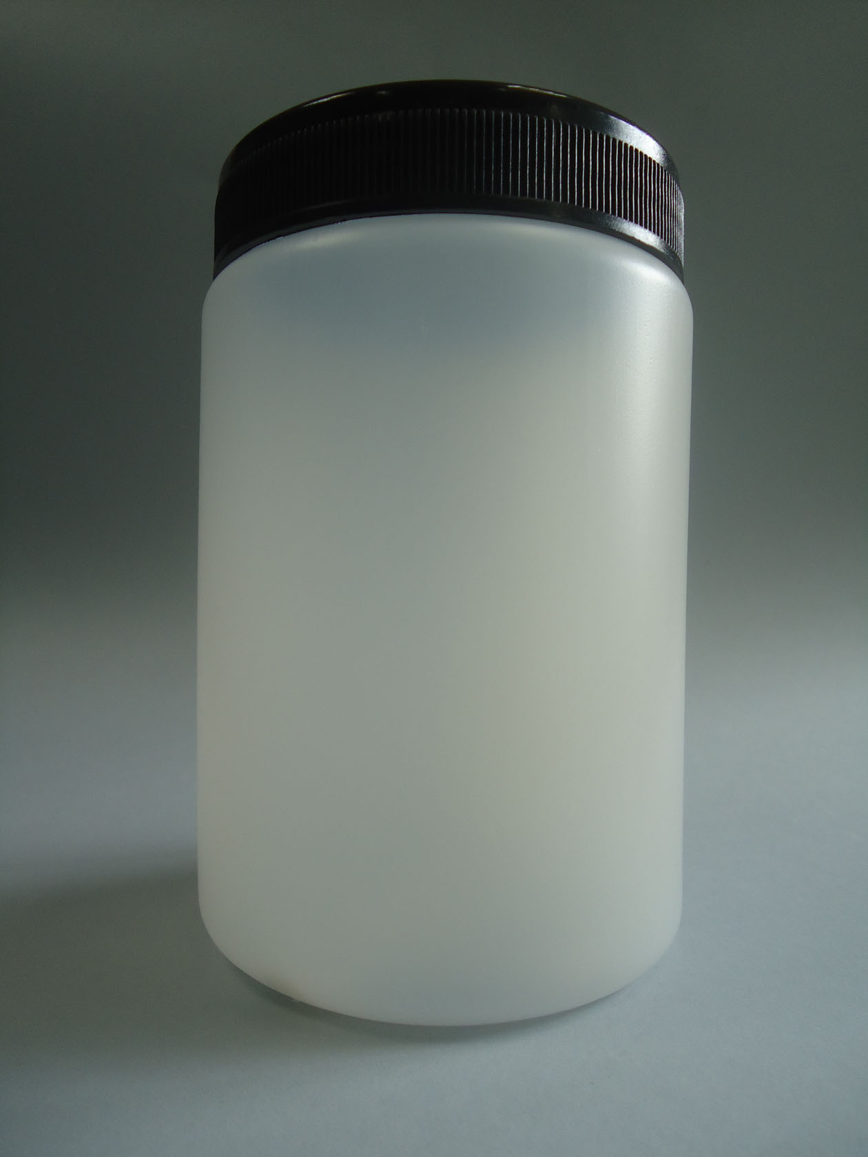 8669 Botella de plástico de 1 litro con tapa y tubo de recogida